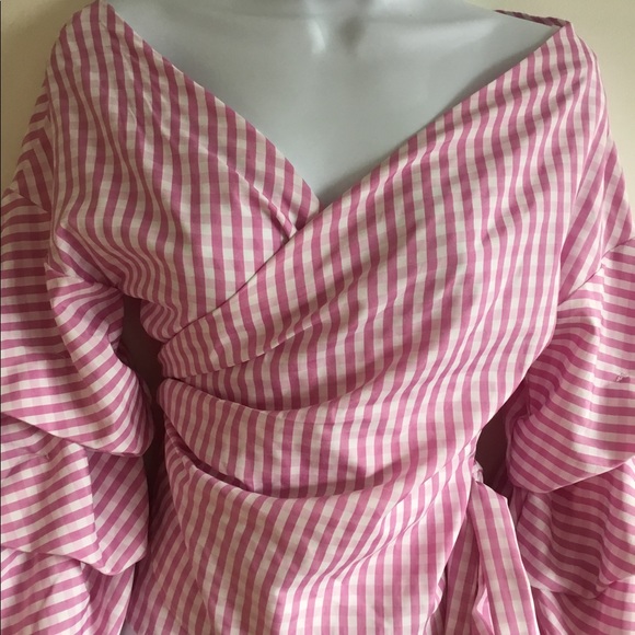 Boho Wrap Top 💕 Pink/White Check Super cute poofy sleeves w/ ruffle design. - Picture 3 of 8